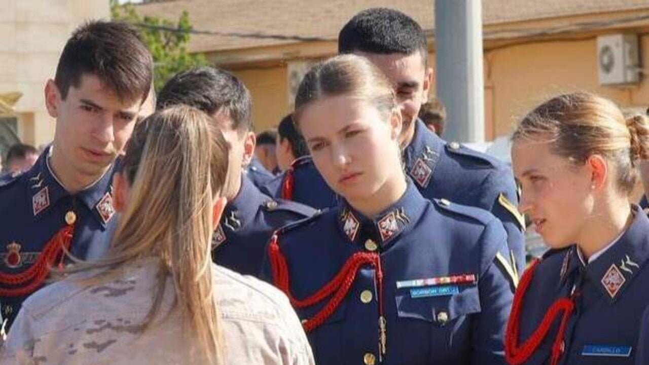 Leonor con su nuevo smartwatch Garmin.