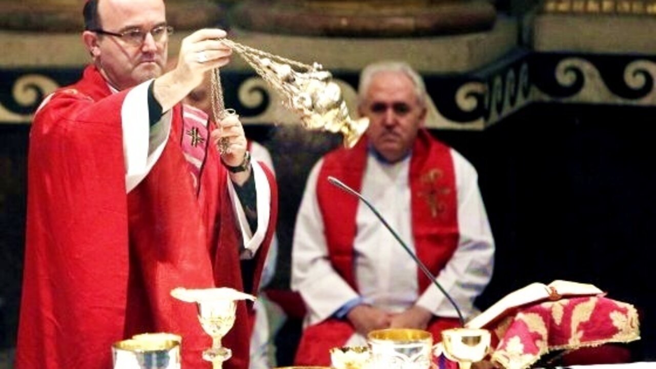 El obispo de San Sebasti&aacute;n, Jos&eacute; Ignacio Munilla, oficia una misa.