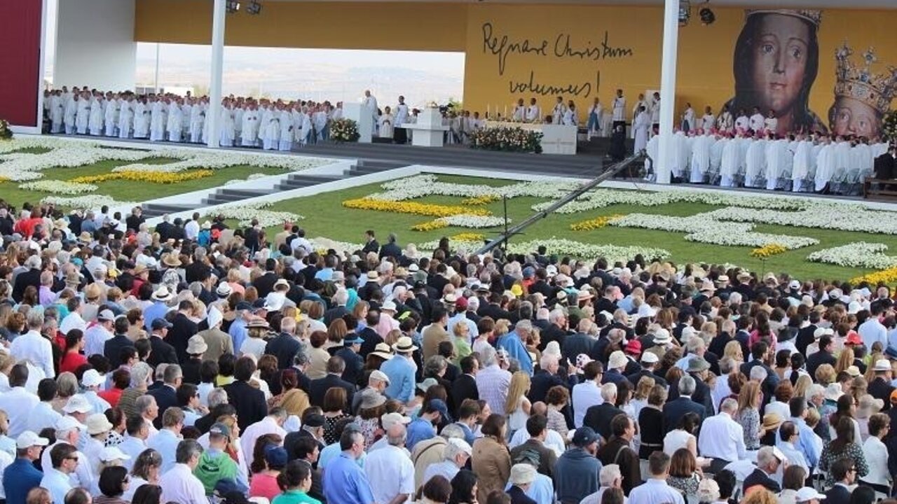 El altar de la beatificaci&oacute;n de don &Aacute;lvaro del Portillo