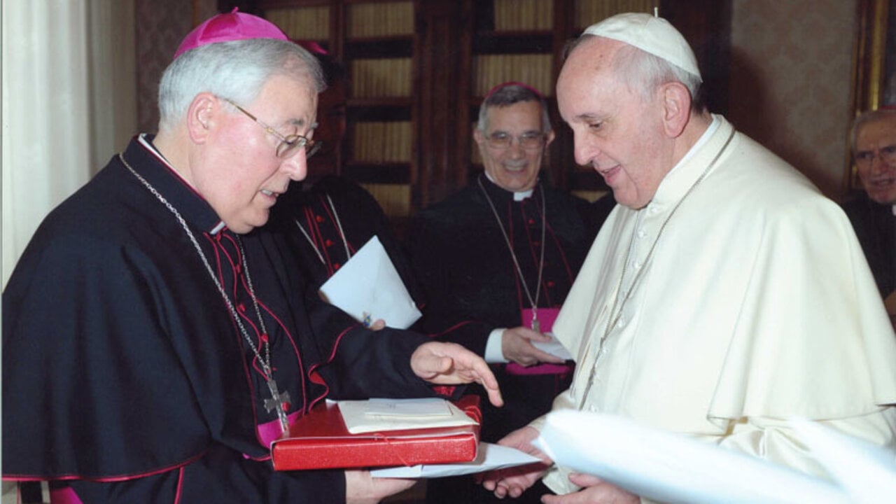 Monse&ntilde;or Juan Antonio Reig Pla y el Papa Francisco.