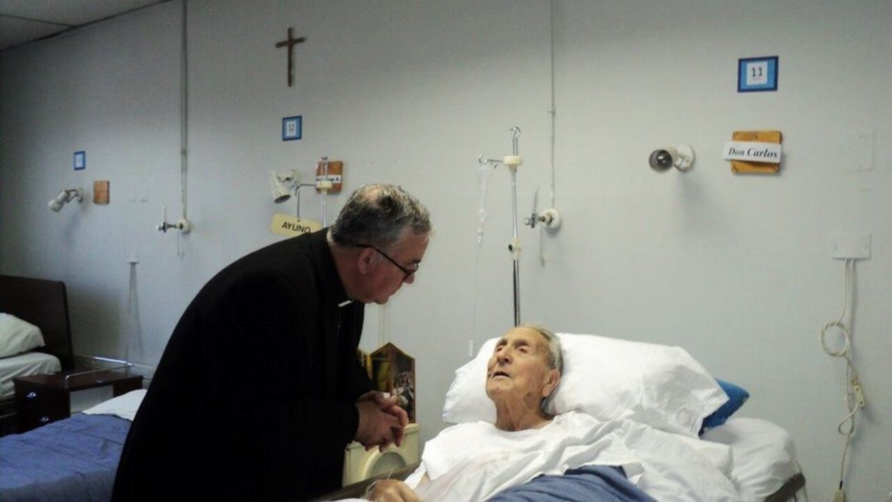 Capell&aacute;n de un hospital. 