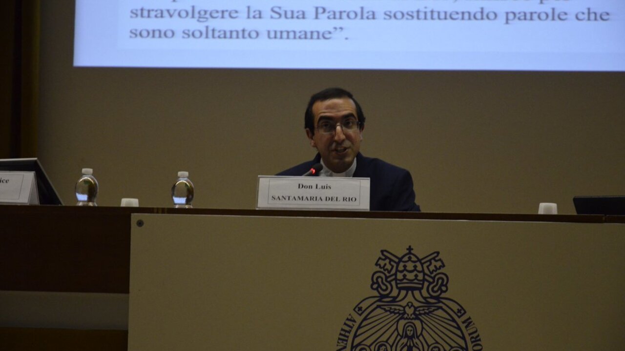 Luis Santamar&iacute;a.