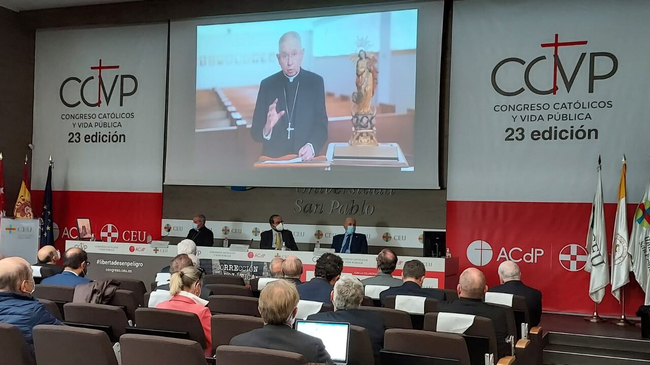 Mons. José H. Gómez en el 23 Congreso CyVP. 