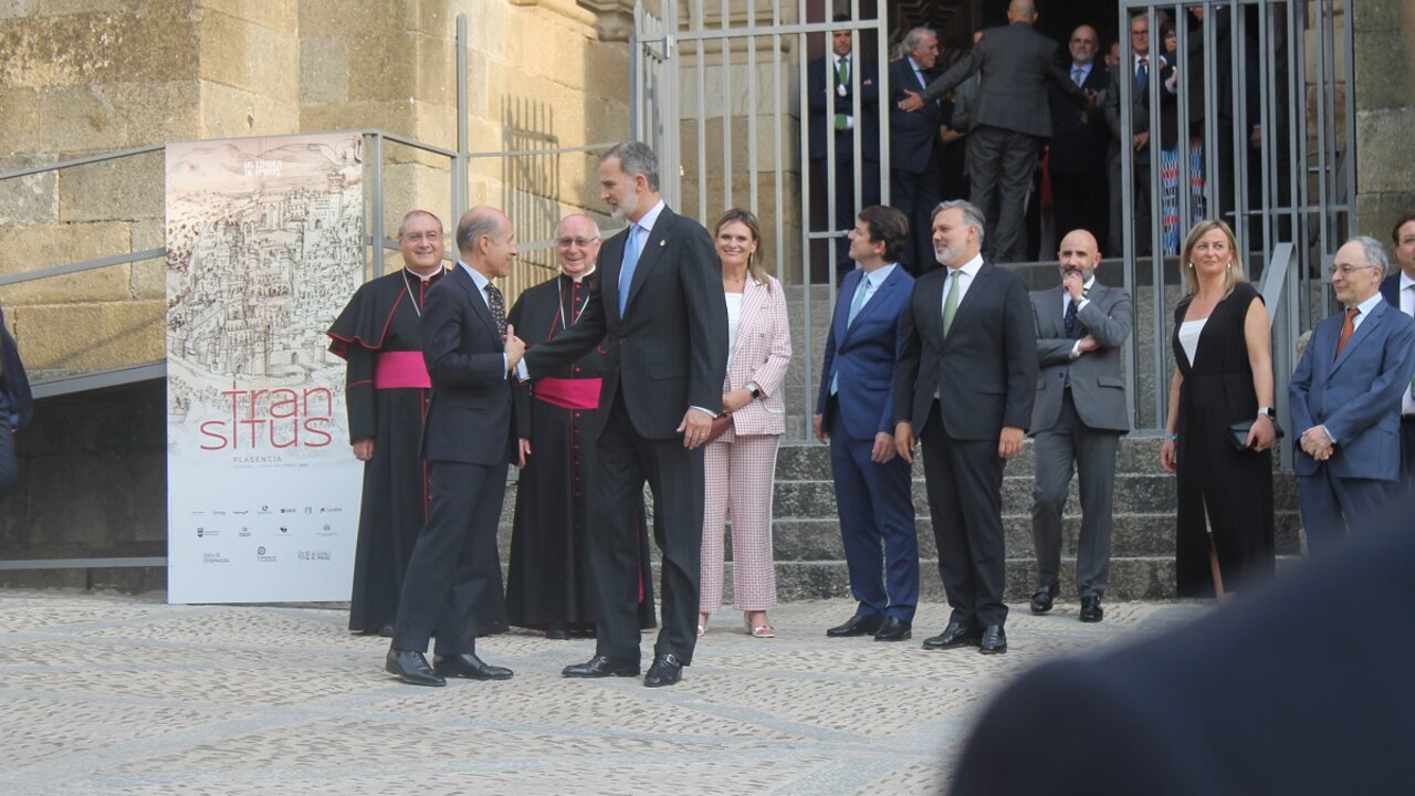 El rey inaugura Transitus. 