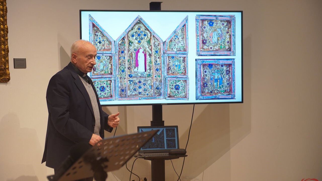 Presentaci&oacute;n de la colecci&oacute;n de reliquias y relicarios propiedad de la Reina Isabel.
