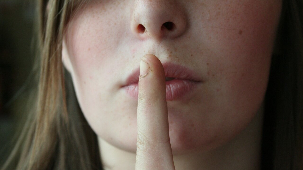 Silencio. Imagen de philm1310 de Pixabay.