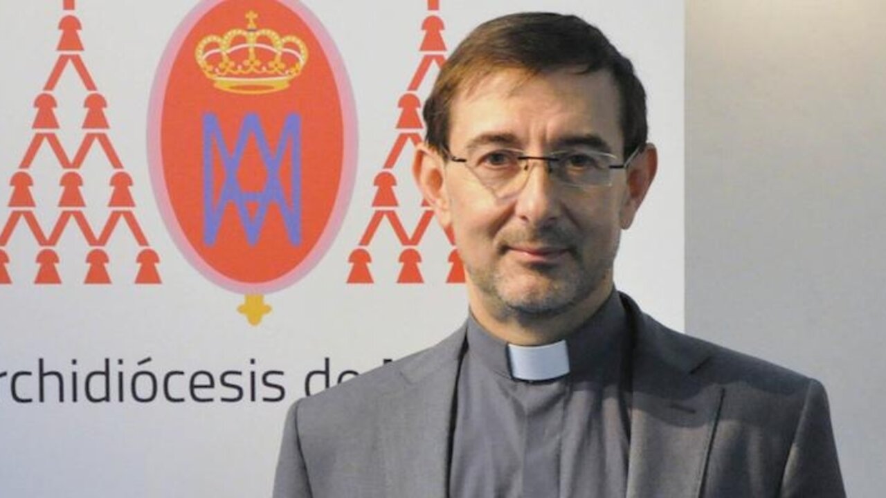 José Cobo.