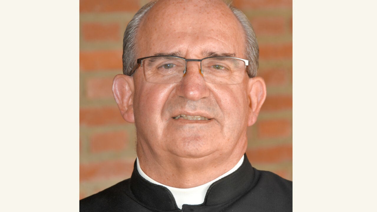 &Aacute;ngel Lasheras.