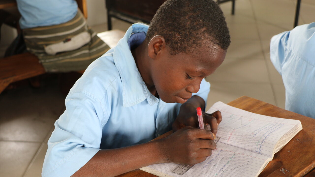 Un ni&ntilde;o en Benin. Foto: Iciar de la Peña.