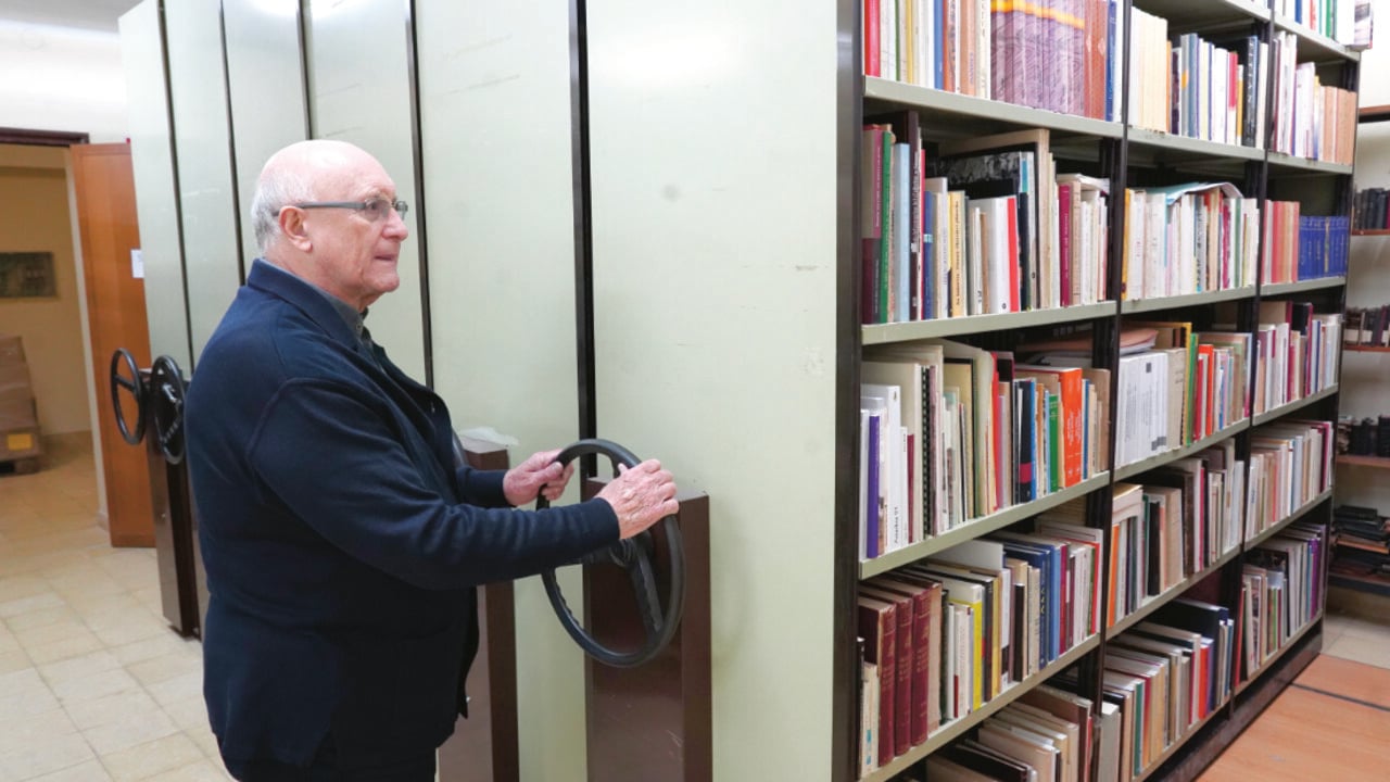 Andr&eacute;s de Sales Ferri, director del Archivo de Religiosidad Popular de Valencia.