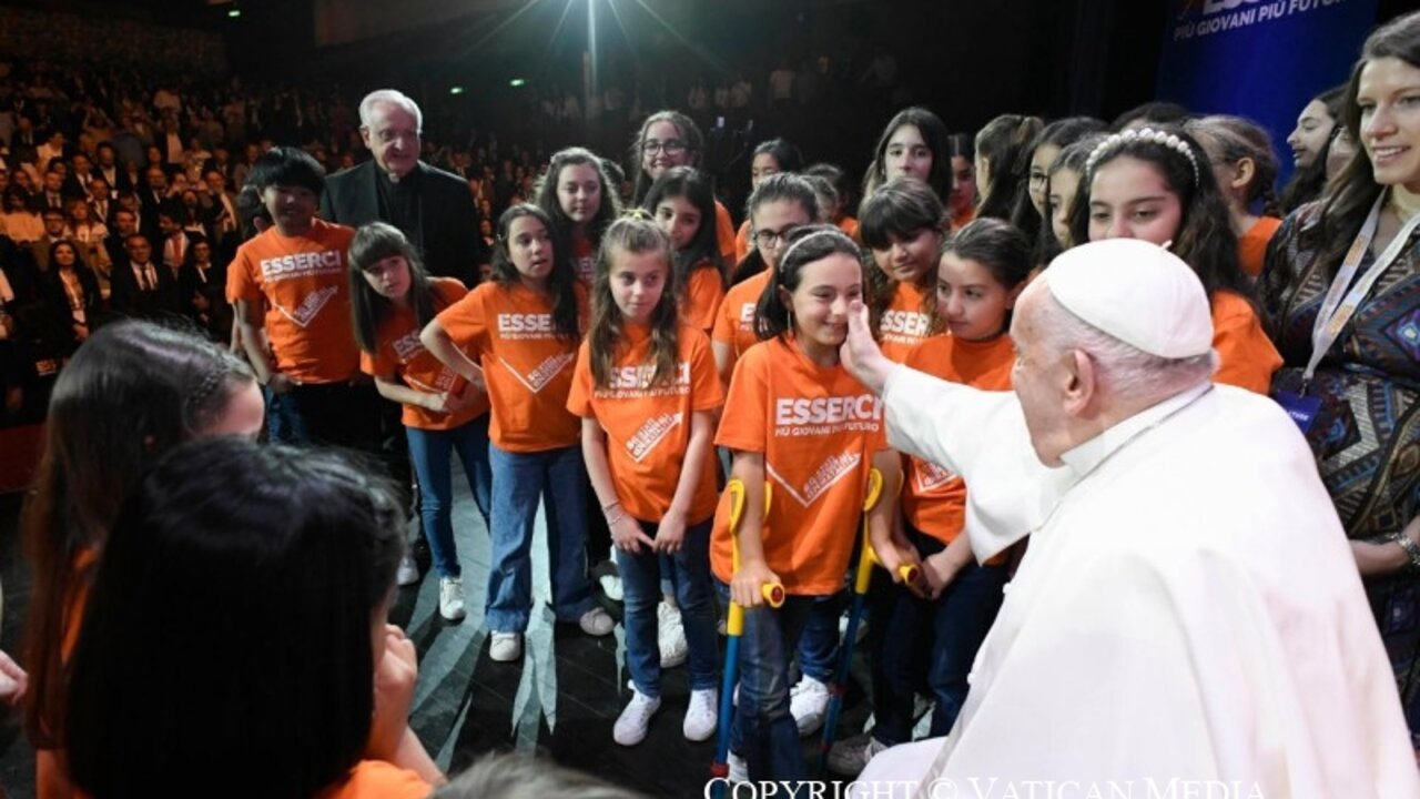 El Papa en Estados Generales de la Natalidad. Vatican Media.