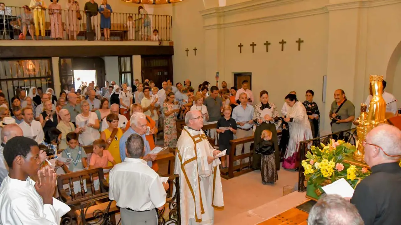 Más de 30 familias ofrecen a sus hijos a la Virgen de Torreciudad