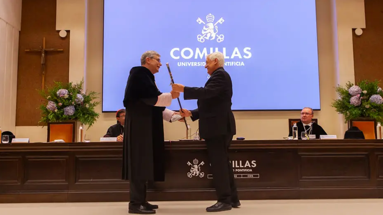 El P. General de la Compa&ntilde;&iacute;a de Jes&uacute;s presidi&oacute; el acto de toma de posesi&oacute;n del nuevo rector, Antonio Allende, SJ, que sirvi&oacute; tambi&eacute;n para inaugurar el curso