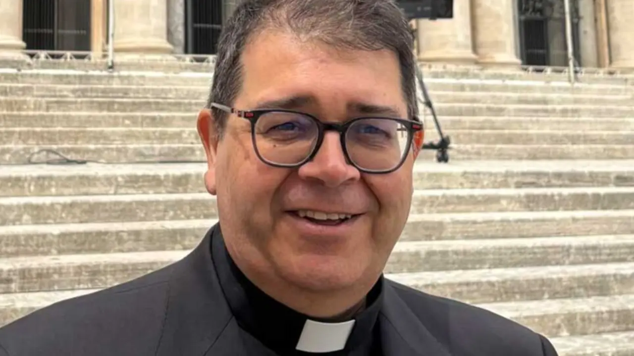 Carlos Martínez Oliveras.