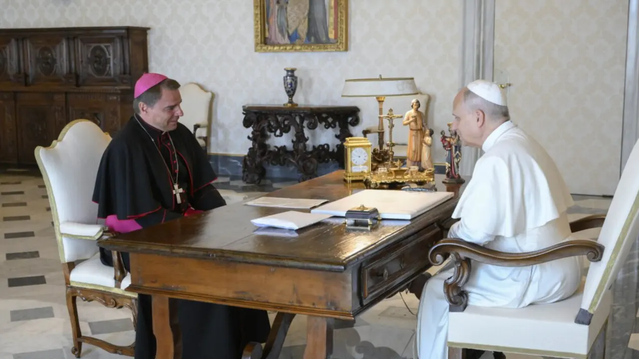 El Papa León XIV recibió en audiencia al obispo Stefan Oster. Vatican Media.