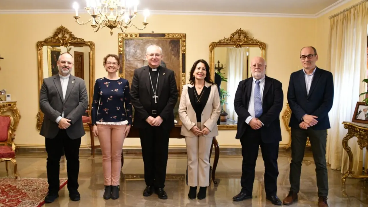 El obispo de Jaén Sebastián Chico Martínez preside la toma de posesión  de los miembros de la Comisión Asesora de Inversiones Financieras de la diócesis.