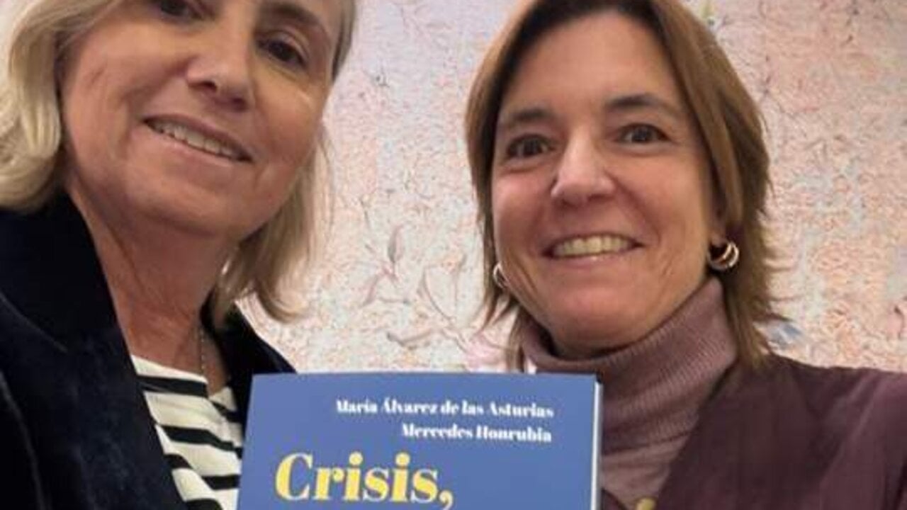 Mar&iacute;a &Aacute;lvarez de las Asturias y Mercedes Honrubia presentan su libro.