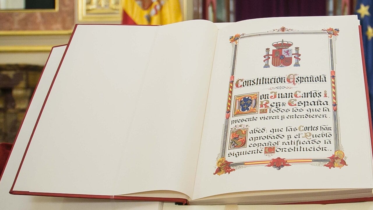Ejemplar de la Constituci&oacute;n de 1978.