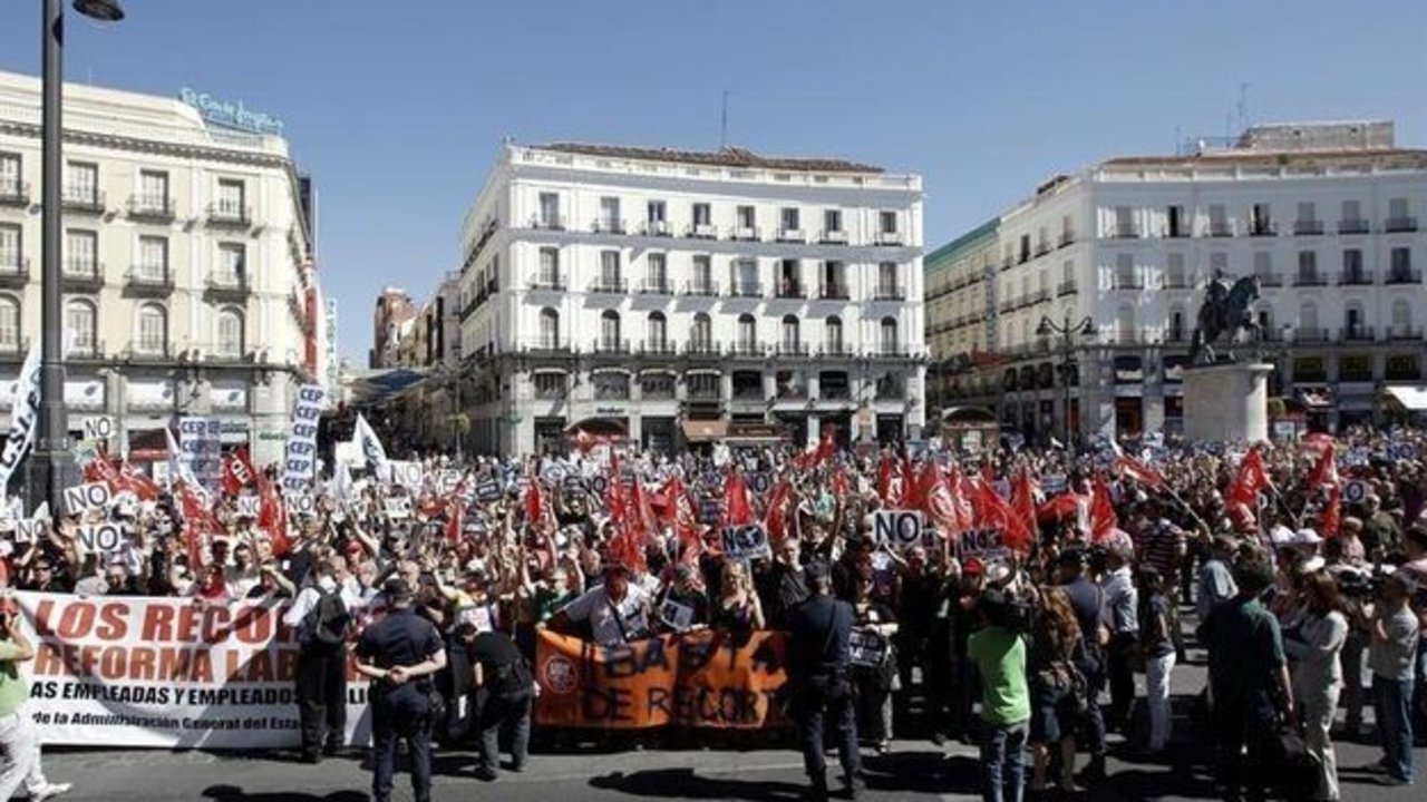 Protesta de funcionarios en la Puerta del Sol.