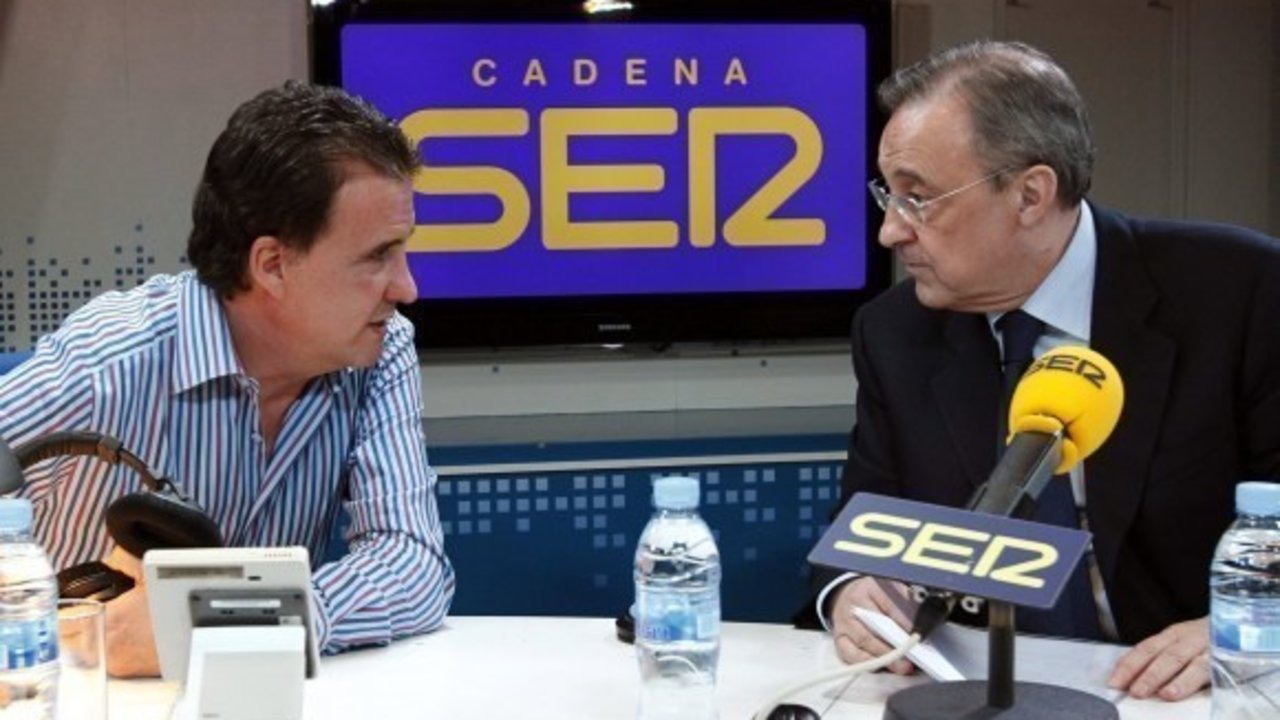 José Ramón de la Morena entrevista a Florentino Pérez en el estudio de la SER.