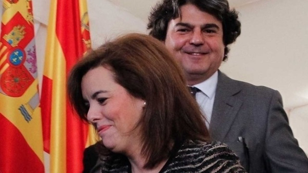 Soraya Sáenz de Santamaría y Jorge Moragas.
