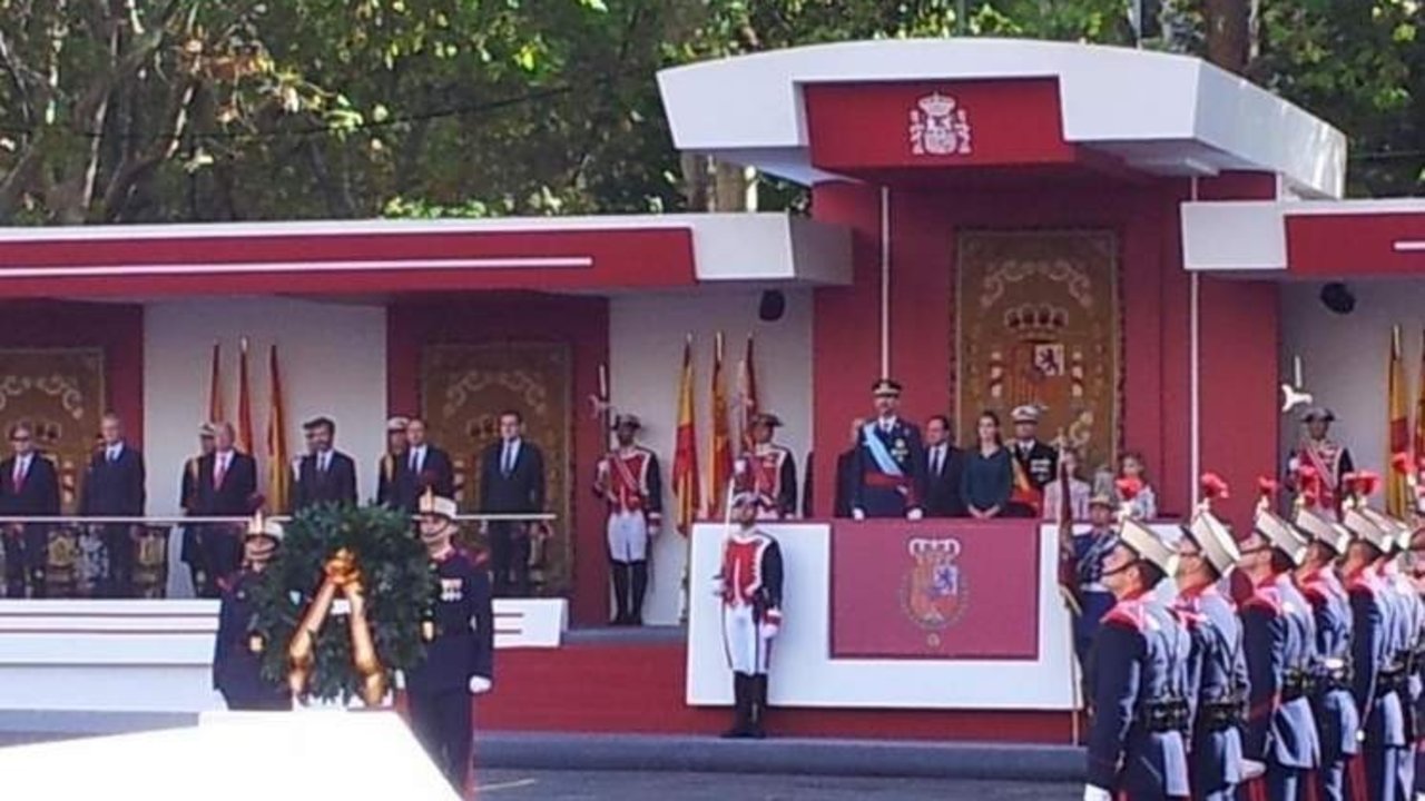 El rey Felipe VI preside su primer desfile del 12 de Octubre.
