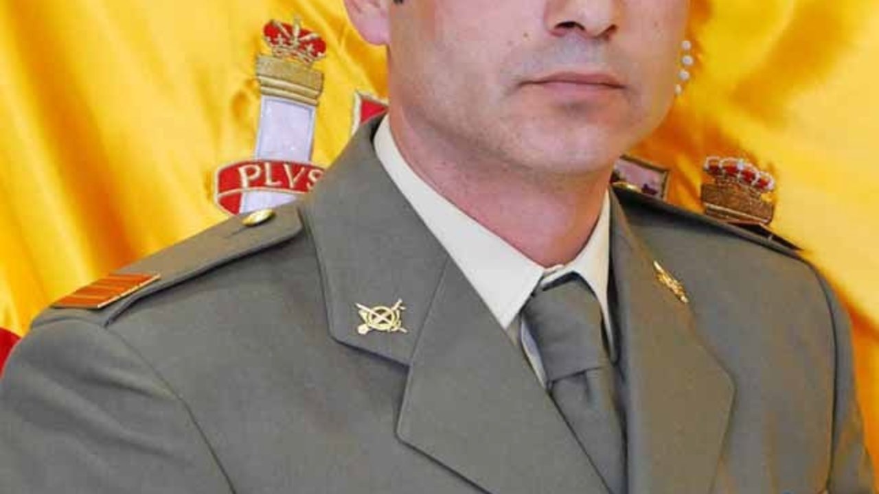 El cadáver del cabo Soria llegó ayer a la base aérea de Morón de la Frontera (Sevilla).