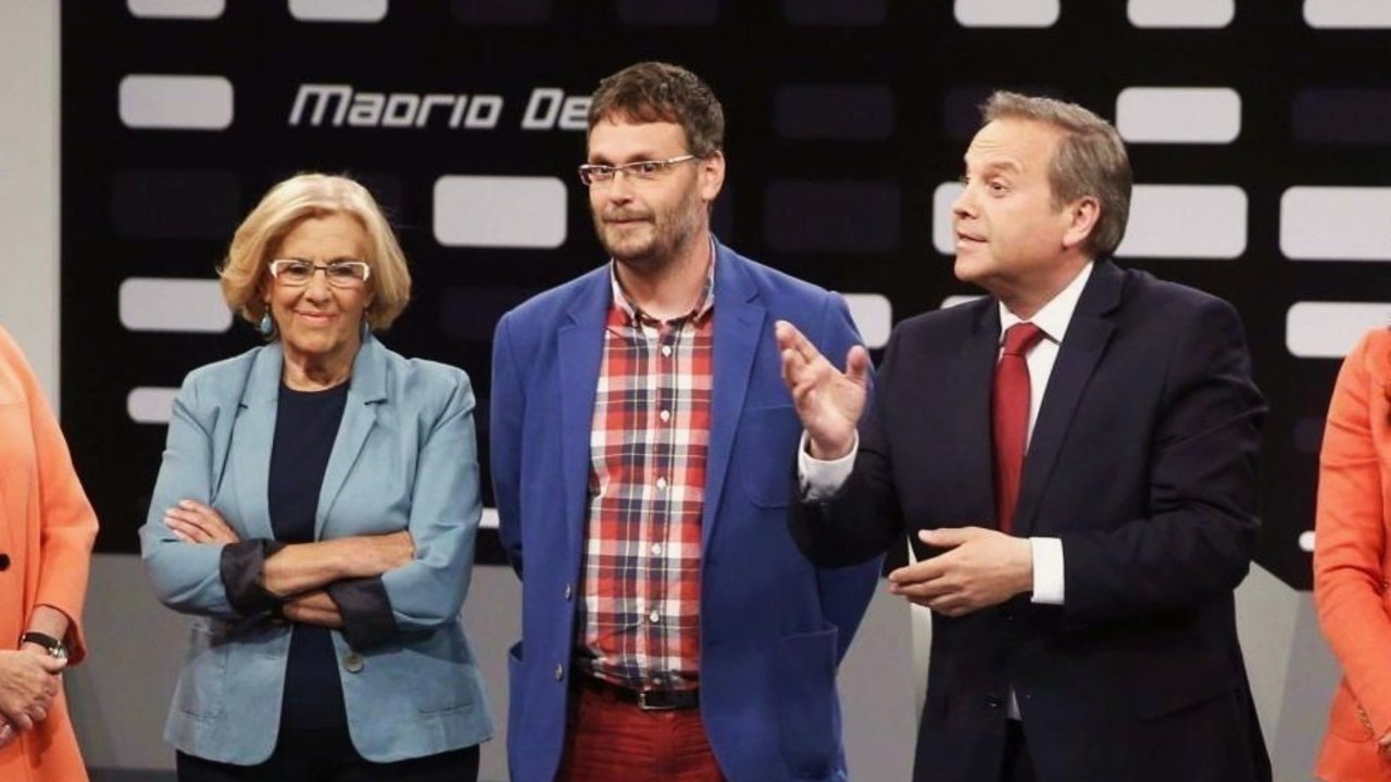 Manuela Carmena y Antonio Miguel Carmona, en el debate preelectoral en Telemadrid.