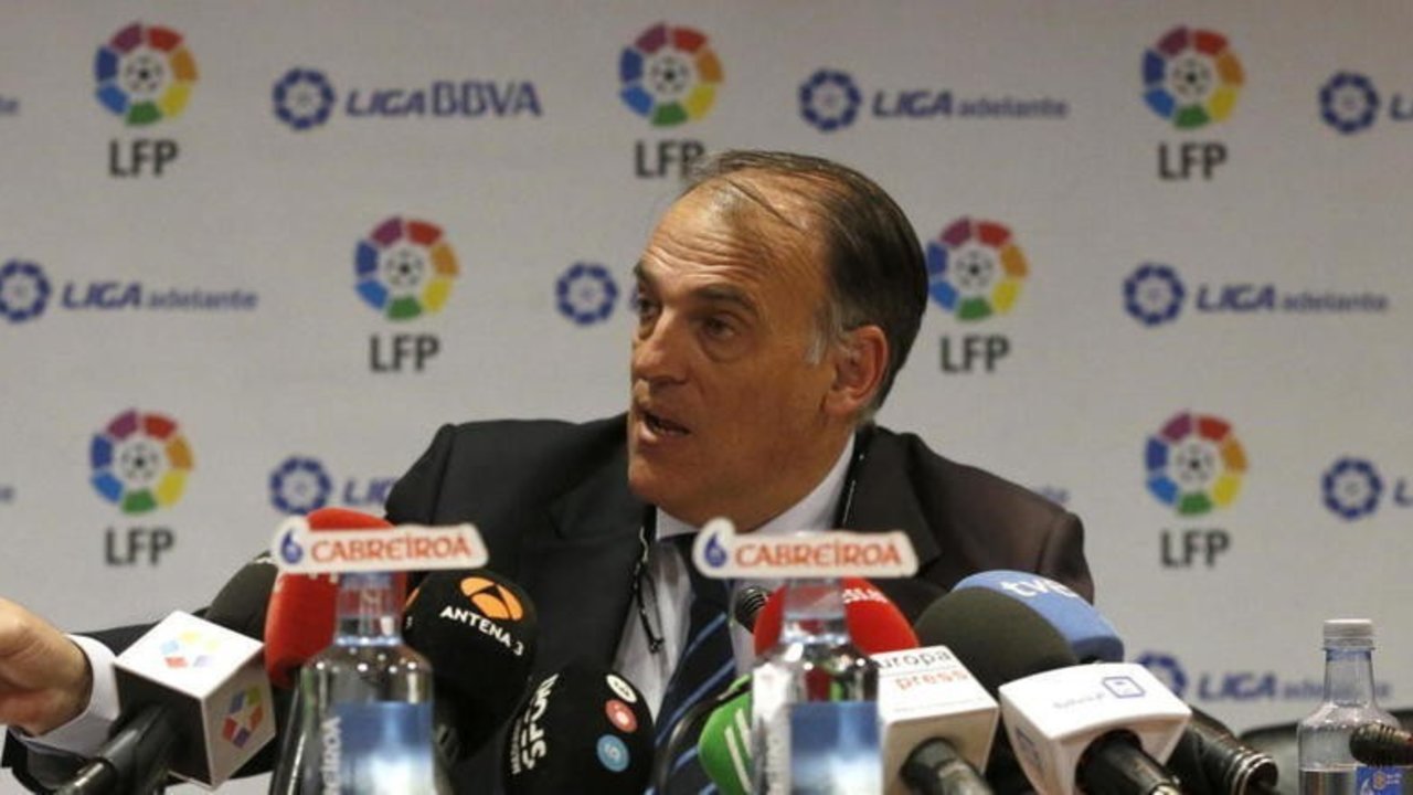 Javier Tebas, presidente de la Liga de Fútbol Profesional en una rueda de prensa. 