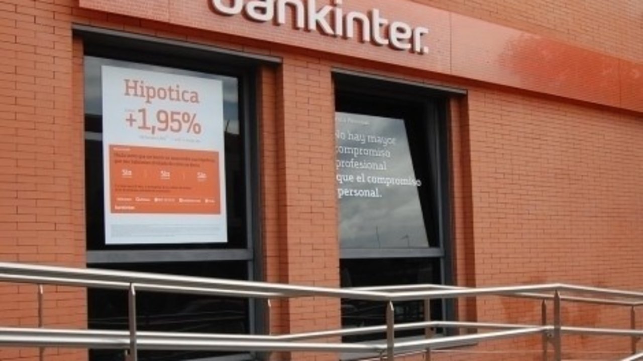 Anuncio de hipotecas en una sucursal de Bankinter.