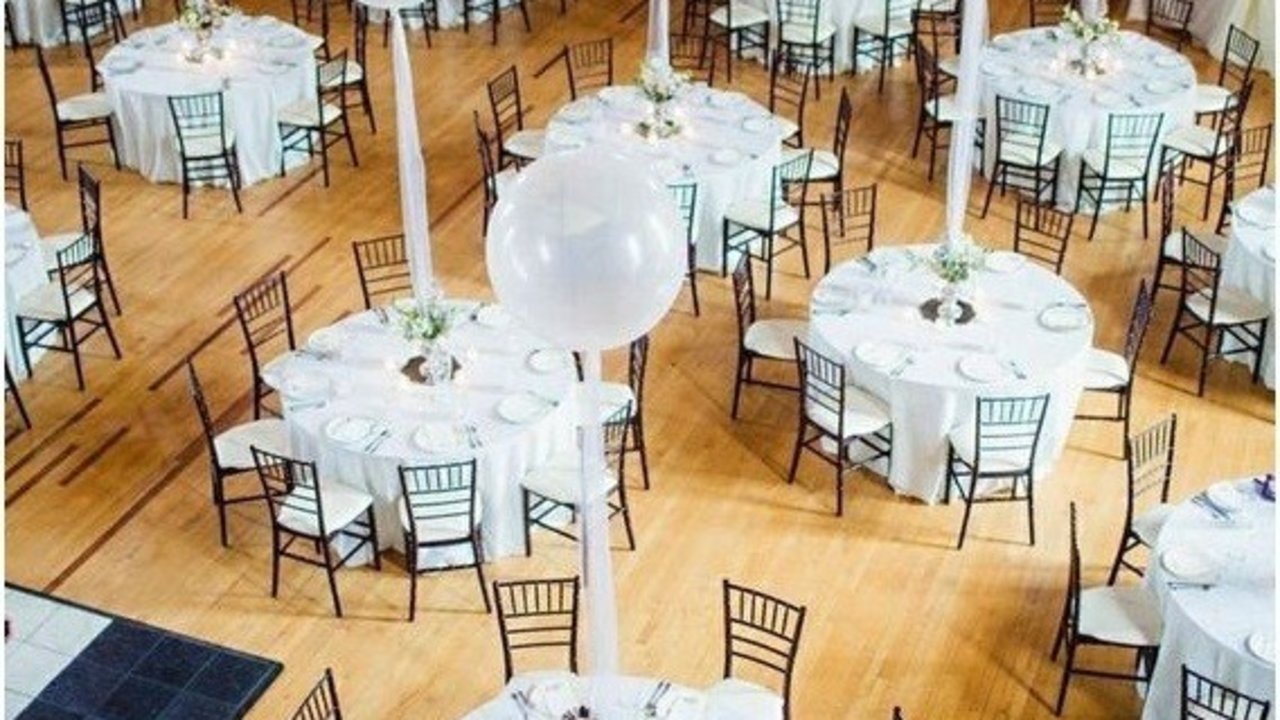 Los globos son protagonistas más románticos de las bodas actuales. 