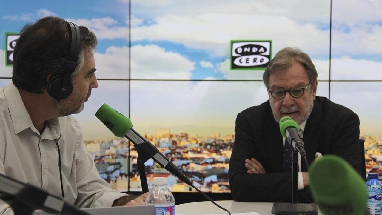 Juan Luis Cebrián y Carlos Alsina en Onda Cero, 