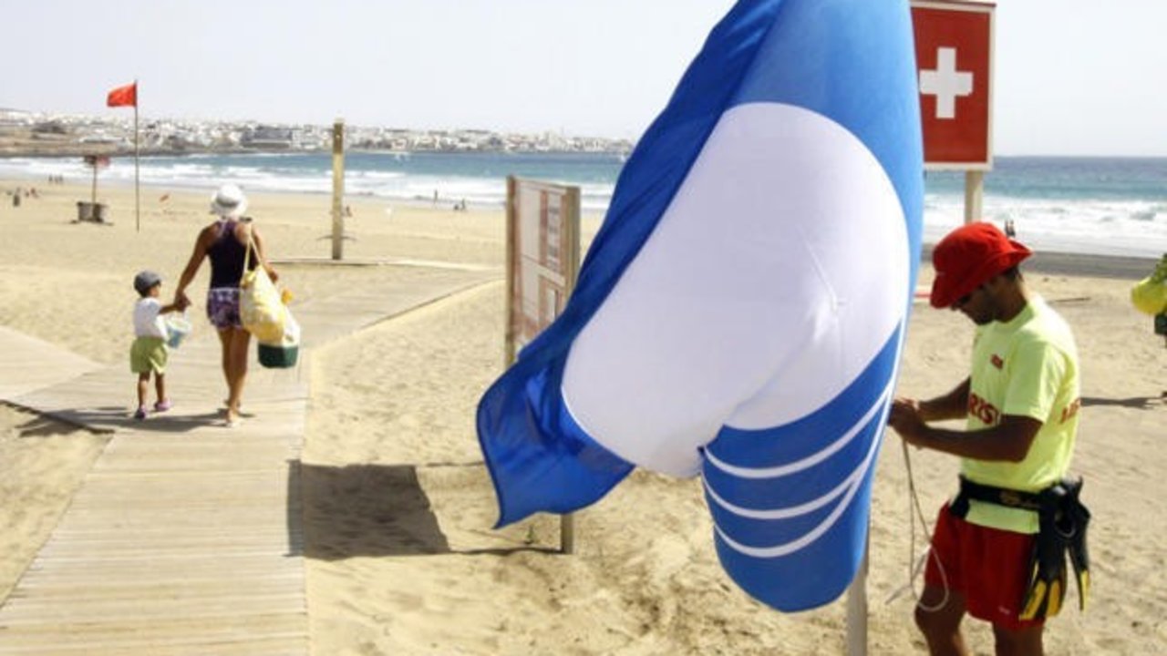 Playa galardonada por Bandera Azul 