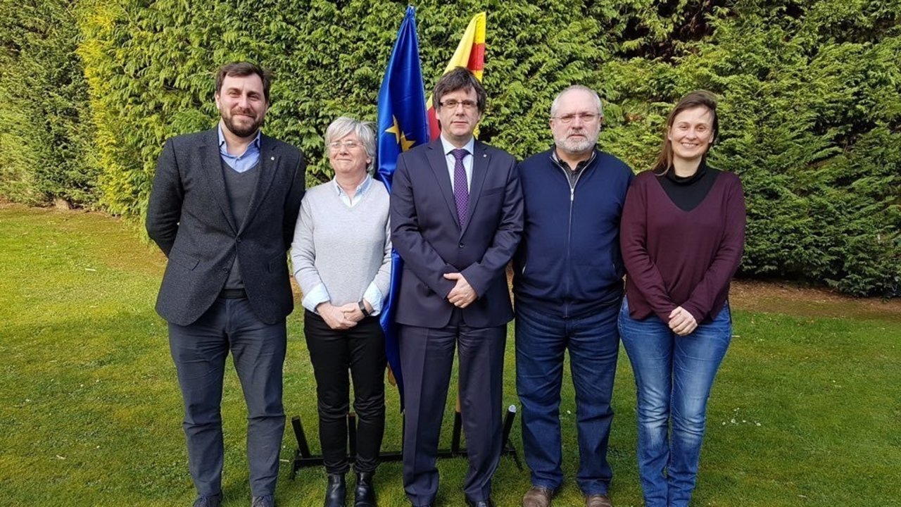 Carles Puigdemont y los ex consejeros que se encuentran fuera de España.
