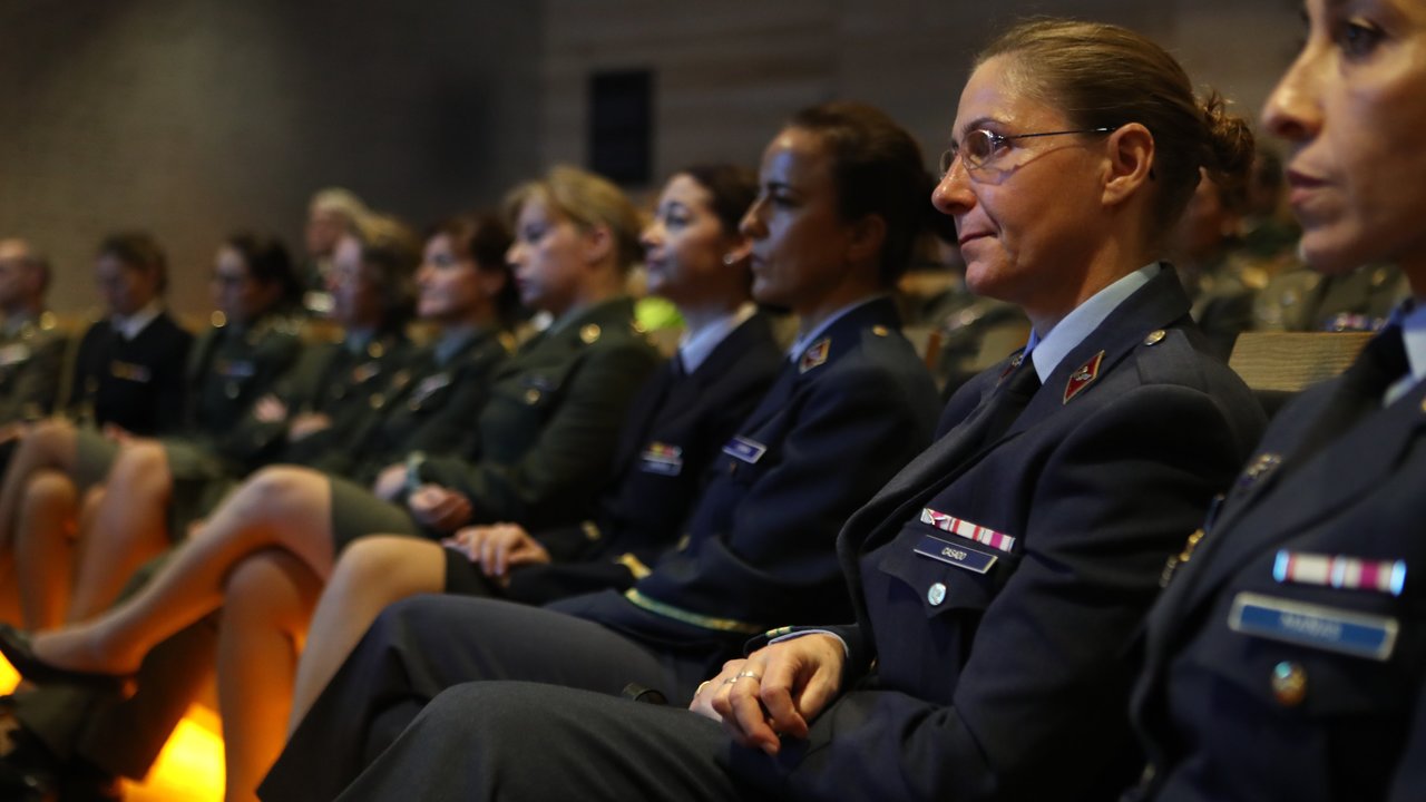 Militares durante el acto de conmemoración del 30 aniversario de la incorporación de la mujer a las Fuerzas Armadas.