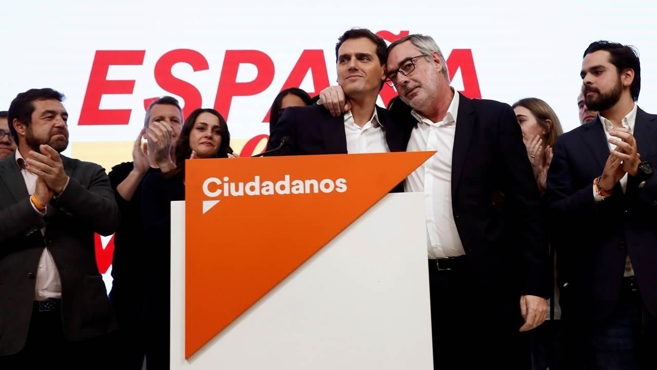 Albert Rivera y José Manuel Villegas, tras la comparecencia del líder de Cs.