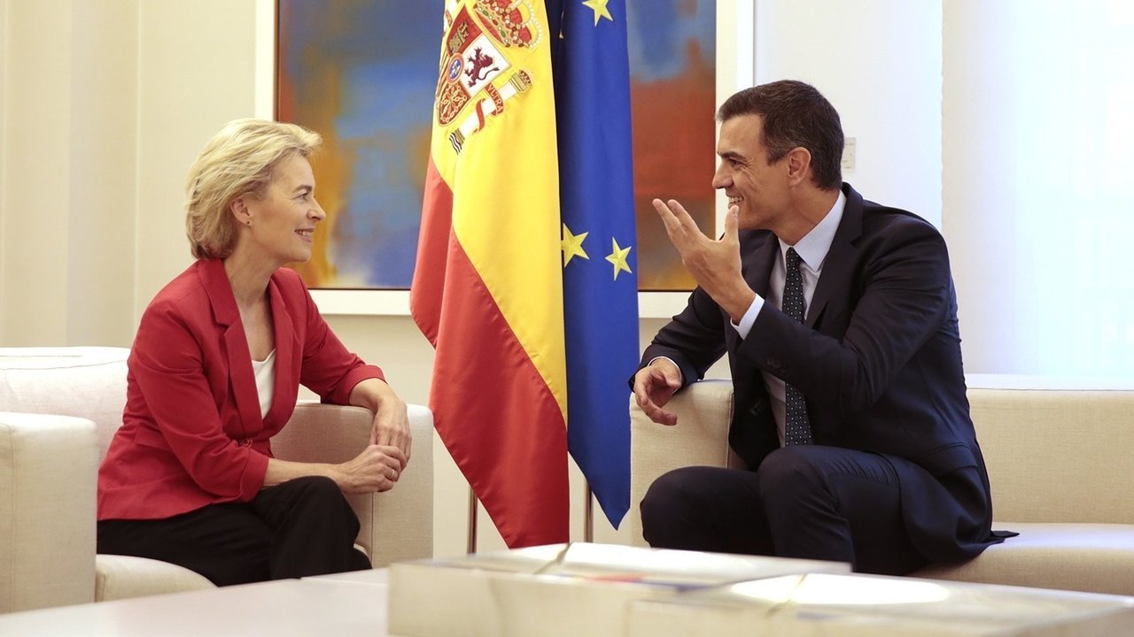 Pedro Sánchez y la presidenta de la Comisión Europea, Ursula von der Leyen.