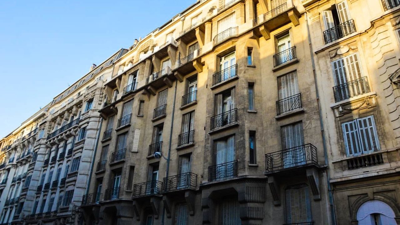 Inmueble Art Deco en Rue Paradis de Marsella donde ocurrió la muerte