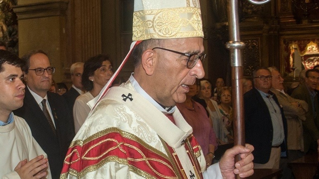 El cardenal arzobispo Juan José Omella, con Quim Torra a la izquierda.