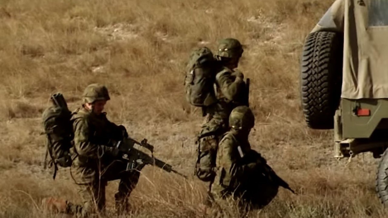 Militares del Ejército de Tierra en unas maniobras (Foto: Departamento de Comunicación del Ejército de Tierra).