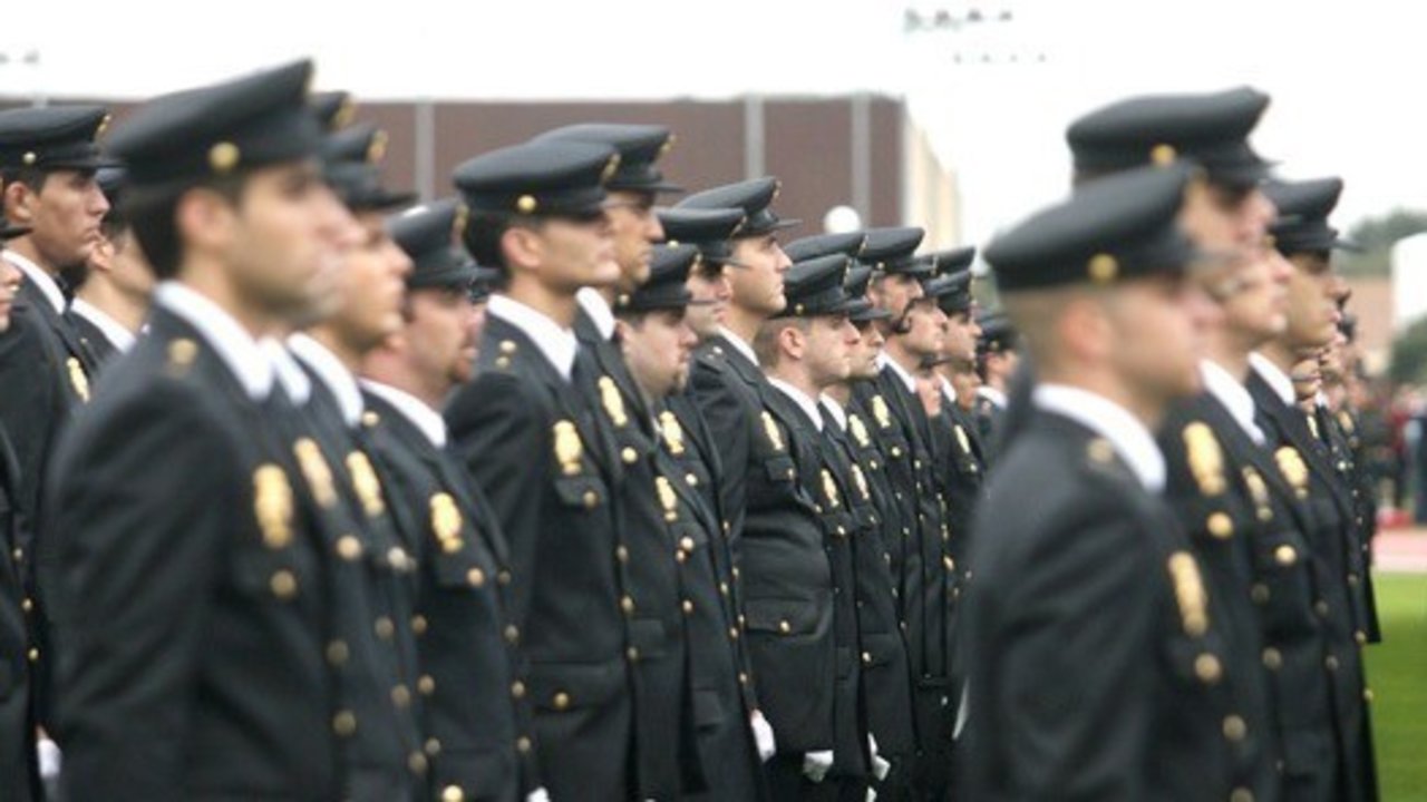 Imagen de archivo de una jura de policías nacionales en Ávila.