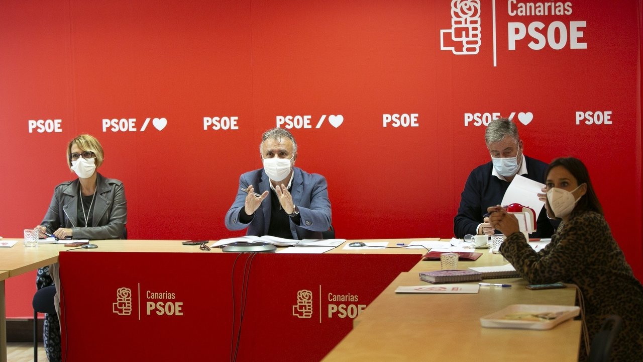 El PSOE espera la dimisión de sus 3 cargos que se adelantaron con la vacuna en La Palma