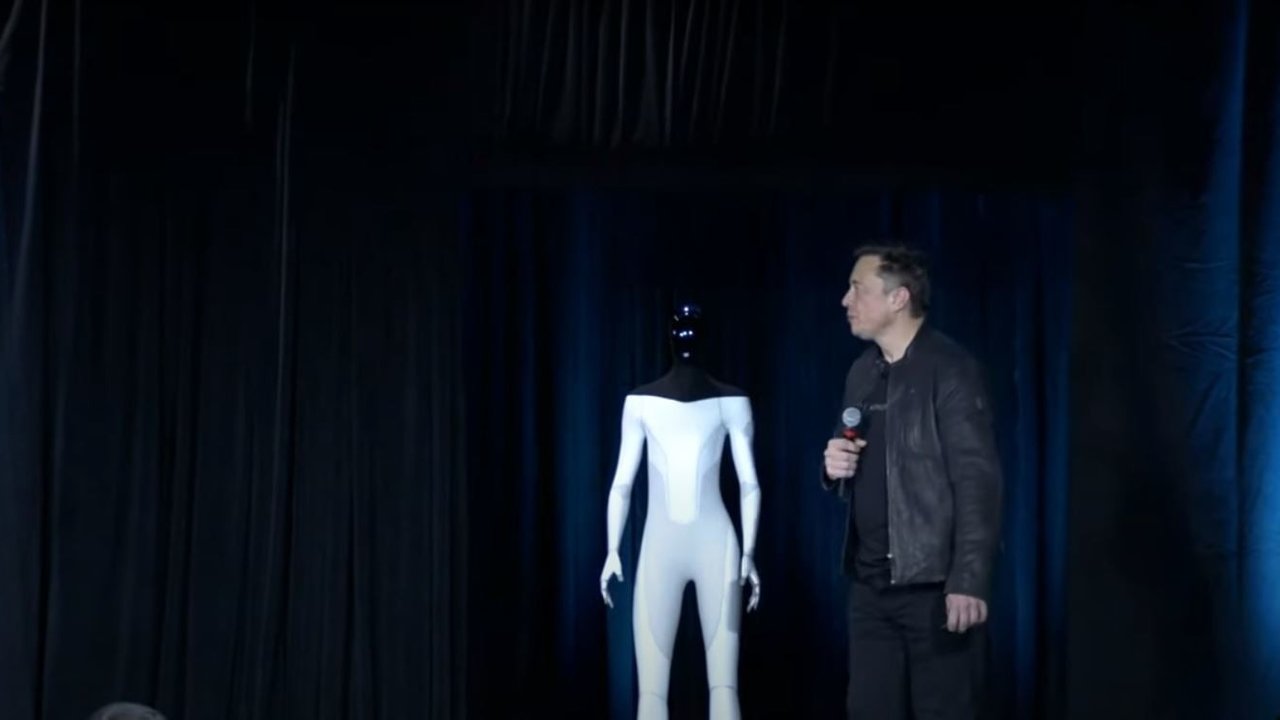 Elon Musk en la presentación del Tesla Bot. 20/8/2021.