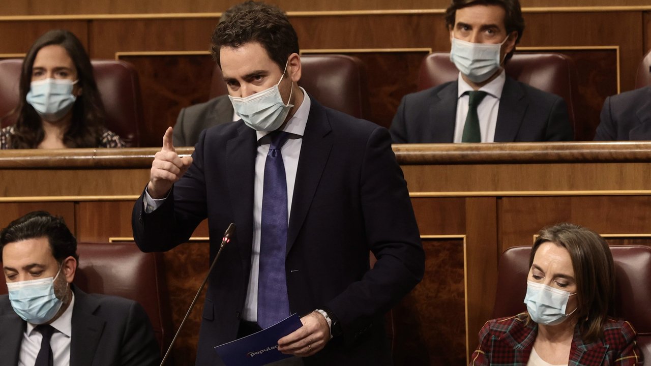 El secretario general del Partido Popular, Teodoro García Egea, interviene en una sesión plenaria celebrada en el Congreso de los Diputados, a 15 de diciembre de 2021.