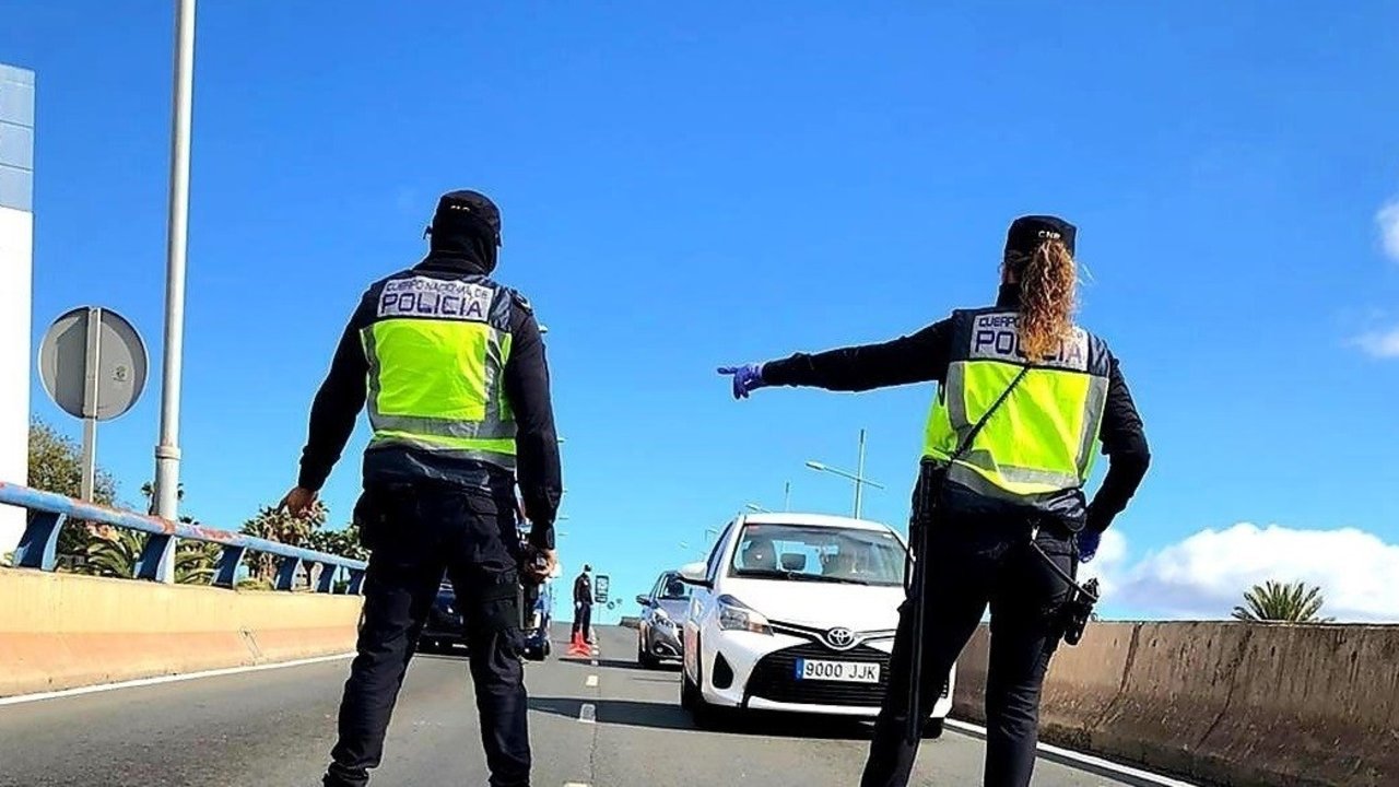 Control de la Guardia Civil en Las Palmas de Gran Canaria durante el estado de alarma de primavera de 2020 (Foto: Delegación del Gobierno en Canarias).
