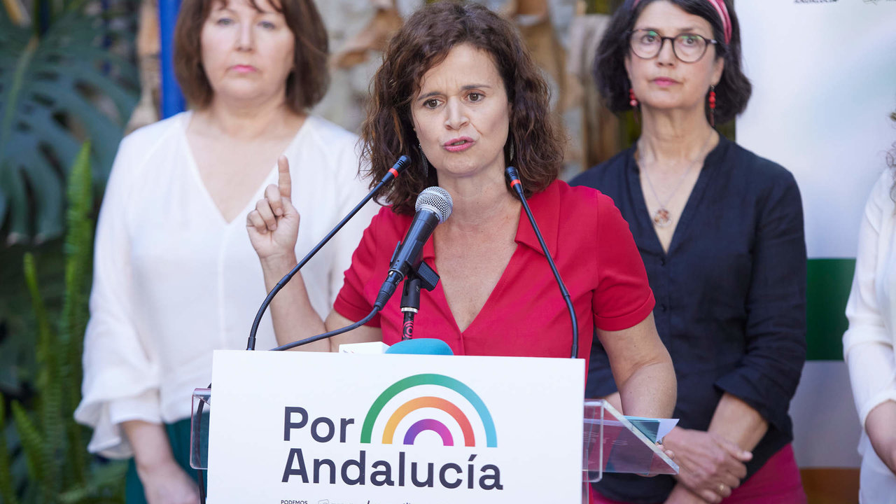 La representante de Más País Andalucía, Esperanza Gómez, durante la presentación de la coalición Por Andalucía, con la candidata a la presidencia de la Junta de Andalucía en la Carbonería, a 11 de mayo de 2022 en Sevilla (Andalucía, España)

