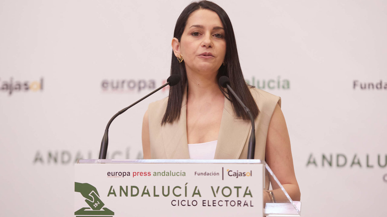 La presidenta de Ciudadanos, Inés Arrimadas, durante el encuentro informativo “Andalucía Vota” Ciclo electoral en la Fundación Cajasol, a 23 de mayo de 2022 en Sevilla (Andalucía, España)

