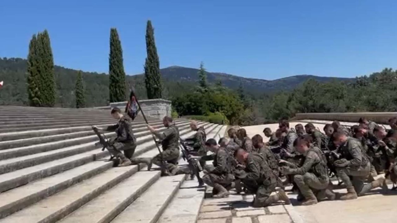 Militares en la explanada del Valle de los Caídos (Imagen: Ciudadanos de Uniforme).
