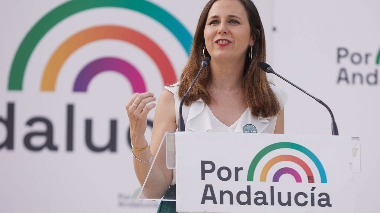 La ministra de Derechos Sociales y secretaria general de Podemos, Ione Belarra, durante el acto central de la campaña electoral de la coalición Por Andalucía en el Auditorio Los del Río en Dos Hermanas, a 14 de junio del 2022 en (Sevilla, Andalucía)

