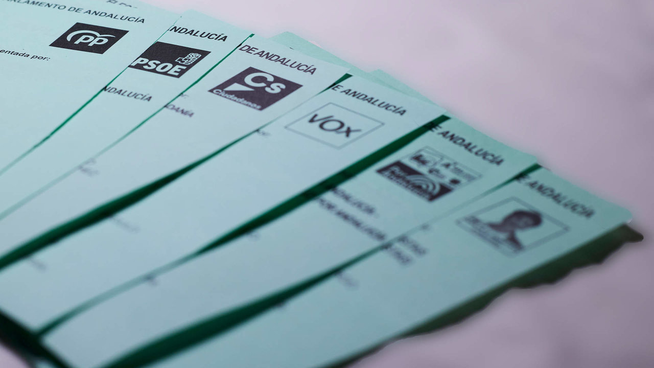 Detalle de las papeletas de los partidos políticos de cara a las Elecciones, del próximo 19 de junio, a la presidencia de la Junta de Andalucía, a 15 de junio del 2022 en Sevilla (Andalucía, España)

